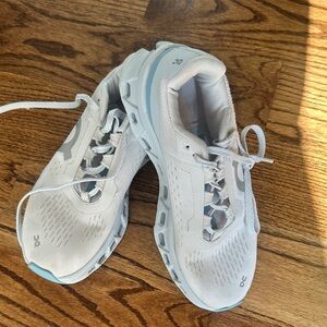 Women’s OnCloud Sneaker